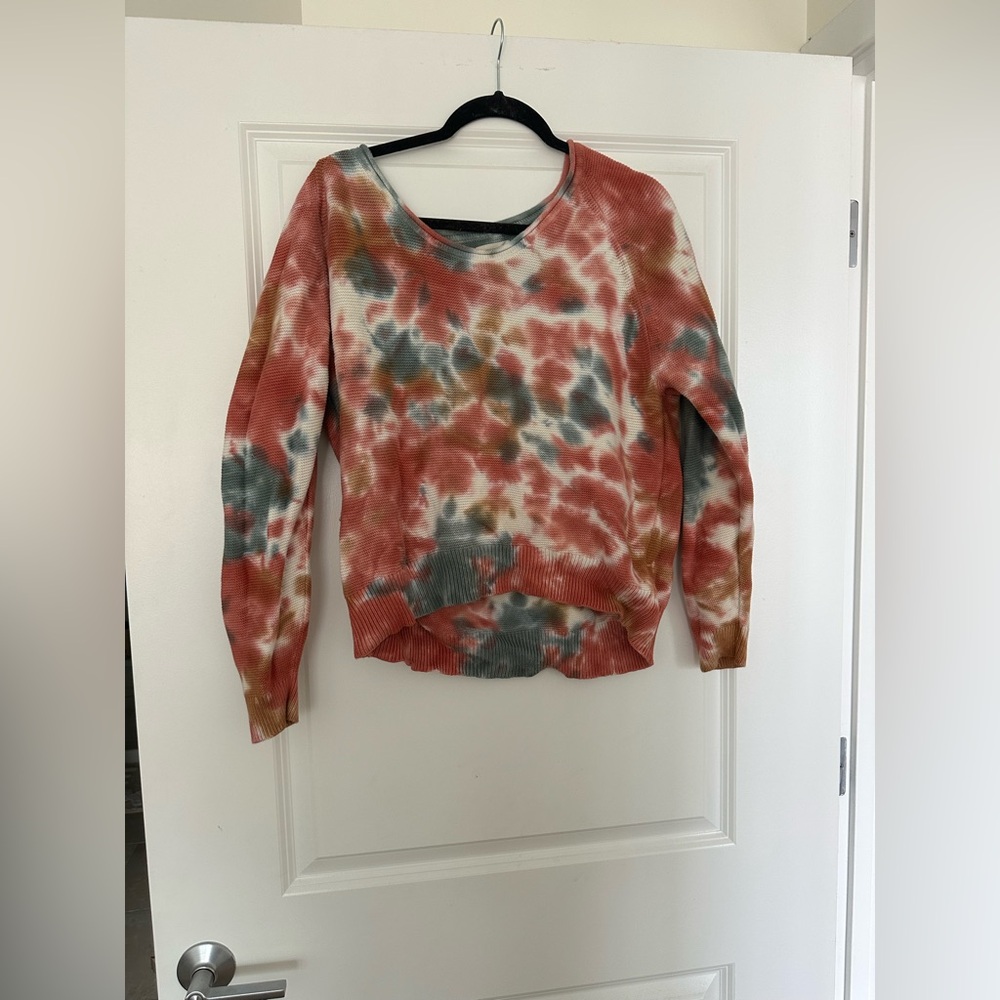 Loft size S scoop neck waffle material and pastel tie dye coloring